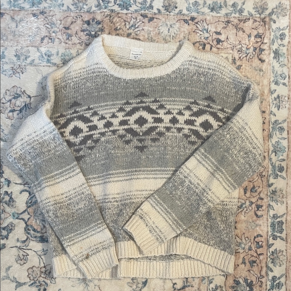 Cozy Gray and Cream Sweater Abercrombie